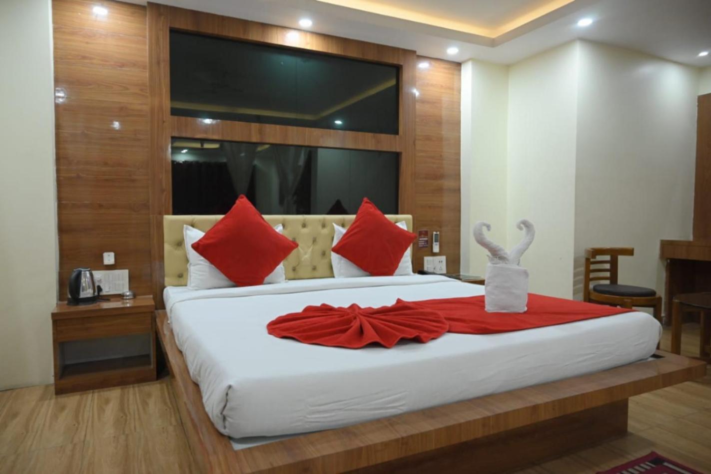 Hotel Jyoti International Asansol Bagian luar foto